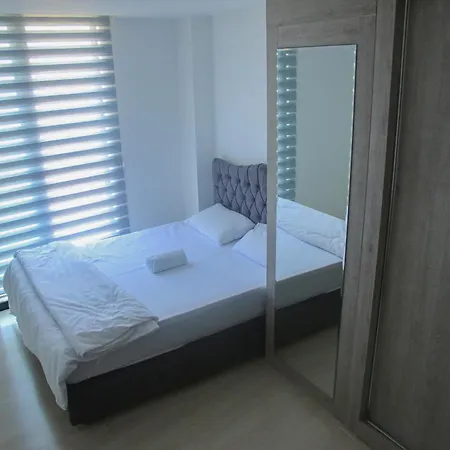 Apartament Holiday's House
